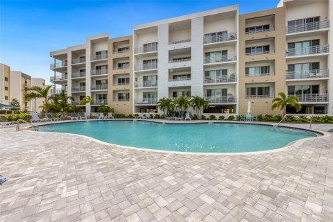 Condo in Sarasota, Florida, 2 bedrooms  № 1815676 - photo 23