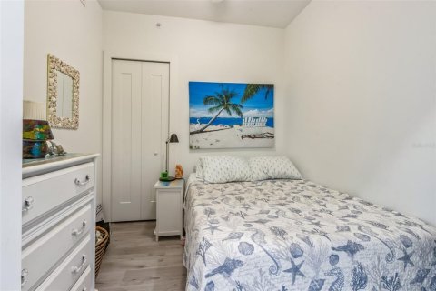 Condo in Sarasota, Florida, 2 bedrooms  № 1815676 - photo 18