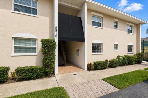 Copropriété à vendre à Tampa, Floride: 2 chambres, 102.19 m2 № 2150331 - photo 2
