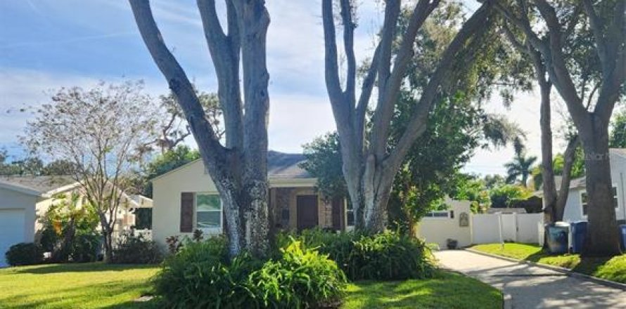 Casa en Saint Petersburg, Florida 3 dormitorios, 116.87 m2 № 2195972