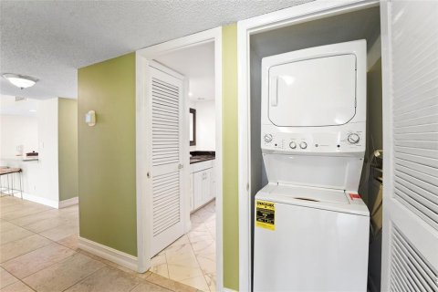 Copropriété à vendre à Belleair, Floride: 2 chambres, 128.67 m2 № 2150152 - photo 17