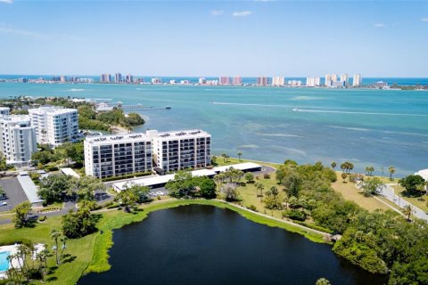 Condo à Belleair, Floride, 2 chambres  № 2150152