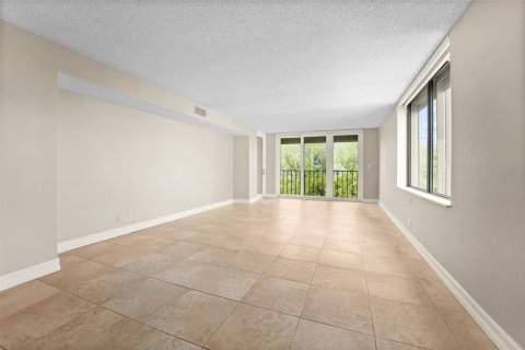 Copropriété à vendre à Belleair, Floride: 2 chambres, 128.67 m2 № 2150152 - photo 4