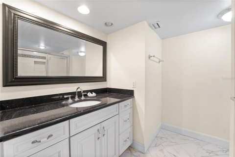 Copropriété à vendre à Belleair, Floride: 2 chambres, 128.67 m2 № 2150152 - photo 15