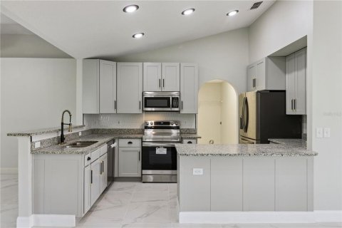 Villa ou maison à vendre à Kissimmee, Floride: 4 chambres, 153.47 m2 № 2408826 - photo 21
