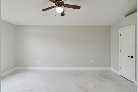 Villa ou maison à vendre à Kissimmee, Floride: 4 chambres, 153.47 m2 № 2408826 - photo 25