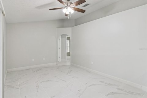 Villa ou maison à vendre à Kissimmee, Floride: 4 chambres, 153.47 m2 № 2408826 - photo 14