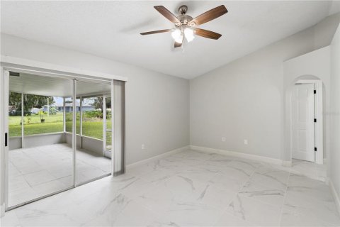 Villa ou maison à vendre à Kissimmee, Floride: 4 chambres, 153.47 m2 № 2408826 - photo 17