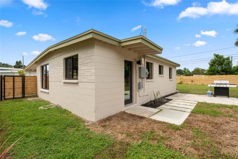 House in Seminole, Florida 2 bedrooms, 66.89 sq.m. № 1904805 - photo 30