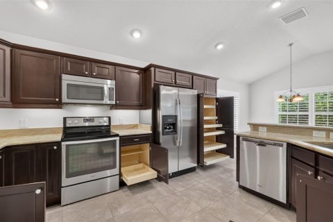 House in The Villages, Florida 3 bedrooms, 185.8 sq.m. № 2391126 - photo 5