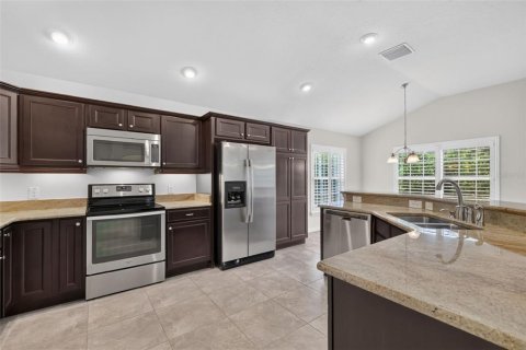 House in The Villages, Florida 3 bedrooms, 185.8 sq.m. № 2391126 - photo 4