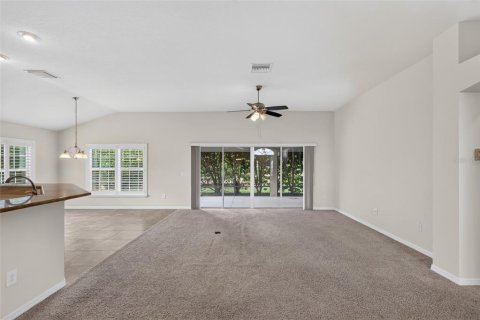 House in The Villages, Florida 3 bedrooms, 185.8 sq.m. № 2391126 - photo 15