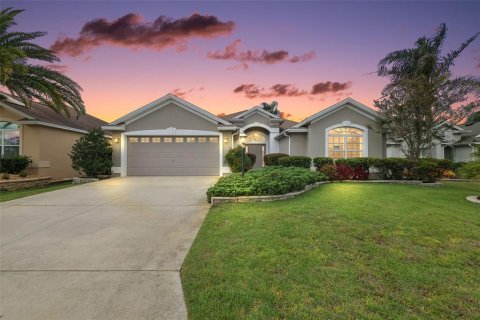 House in The Villages, Florida 3 bedrooms, 185.8 sq.m. № 2391126
