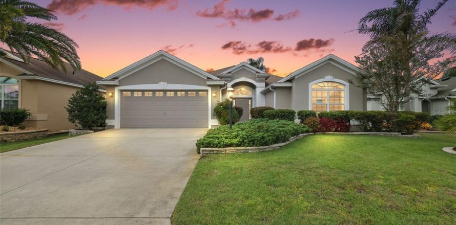 House in The Villages, Florida 3 bedrooms, 185.8 sq.m. № 2391126