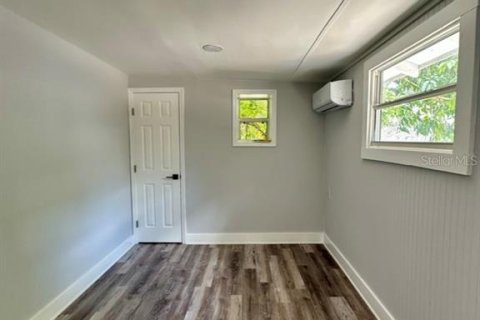 Immobilier commercial à vendre à Tampa, Floride: 8 chambres, 235.23 m2 № 1767500 - photo 10