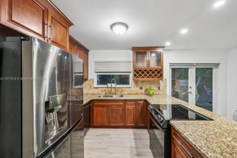 Купить виллу или дом в Майами, Флорида 3 спальни, 161.65м2, № 1896099 - фото 4