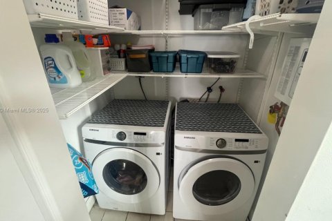 Купить виллу или дом в Майами, Флорида 3 спальни, 161.65м2, № 1896099 - фото 12