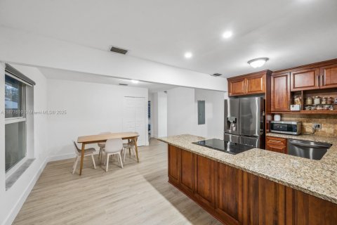 Купить виллу или дом в Майами, Флорида 3 спальни, 161.65м2, № 1896099 - фото 6