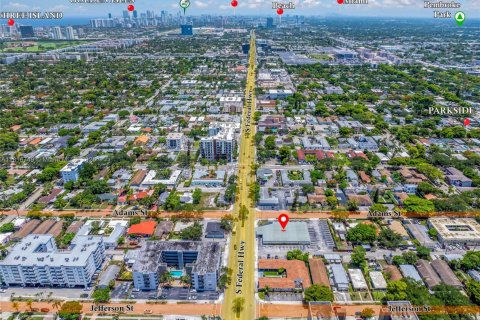 Commercial property in Hollywood, Florida № 1951867 - photo 16