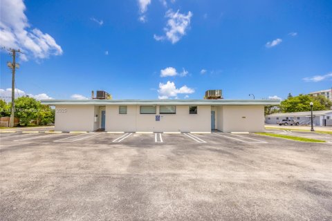 Commercial property in Hollywood, Florida № 1951867 - photo 6