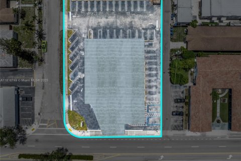 Commercial property in Hollywood, Florida № 1951867 - photo 7