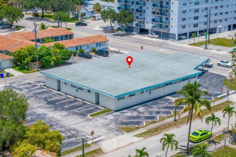 Commercial property in Hollywood, Florida № 1951867 - photo 18