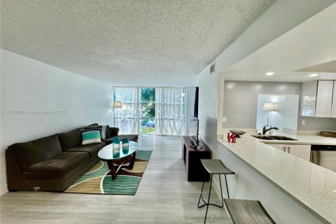 Copropriété à vendre à Hallandale Beach, Floride: 1 chambre, 99.87 m2 № 1730237 - photo 15