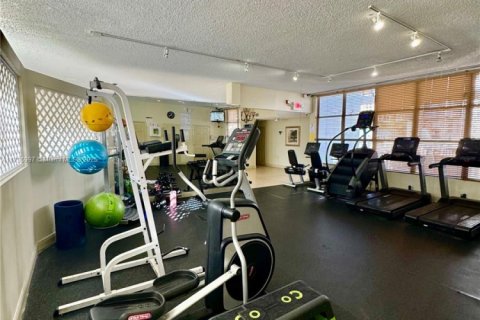 Copropriété à vendre à Hallandale Beach, Floride: 1 chambre, 99.87 m2 № 1730237 - photo 10