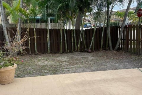 Townhouse in Miami, Florida 3 bedrooms, 165.09 sq.m. № 1696231 - photo 11