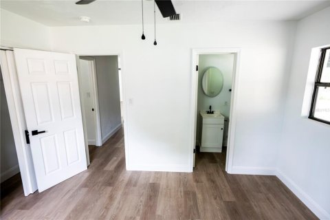 Villa ou maison à vendre à Tampa, Floride: 4 chambres, 146.6 m2 № 2275496 - photo 16