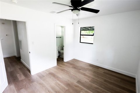 Villa ou maison à vendre à Tampa, Floride: 4 chambres, 146.6 m2 № 2275496 - photo 15