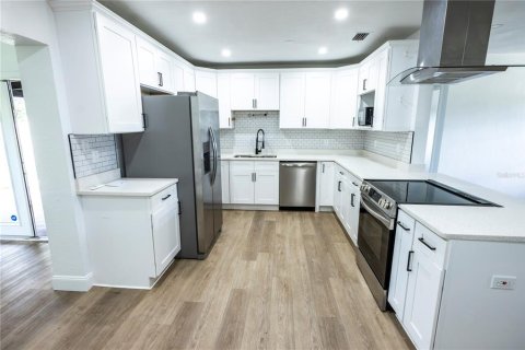 Villa ou maison à vendre à Tampa, Floride: 4 chambres, 146.6 m2 № 2275496 - photo 7