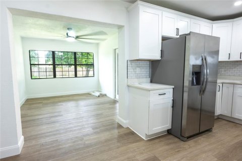Villa ou maison à vendre à Tampa, Floride: 4 chambres, 146.6 m2 № 2275496 - photo 9
