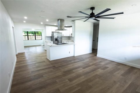 Villa ou maison à vendre à Tampa, Floride: 4 chambres, 146.6 m2 № 2275496 - photo 3