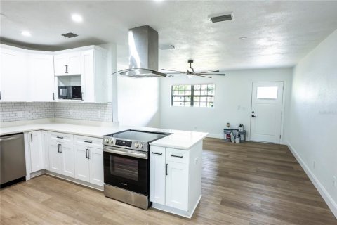 Villa ou maison à vendre à Tampa, Floride: 4 chambres, 146.6 m2 № 2275496 - photo 6