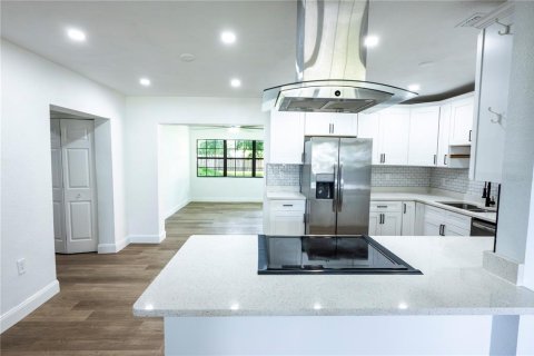 Villa ou maison à vendre à Tampa, Floride: 4 chambres, 146.6 m2 № 2275496 - photo 4