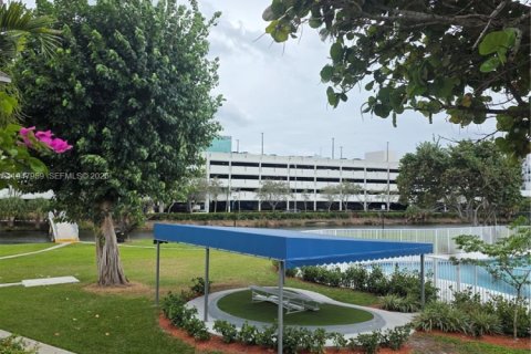 Снять в аренду кондоминиум в Майами, Флорида 2 спальни, 67.82м2, № 2004073 - фото 3