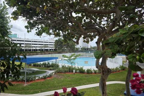 Снять в аренду кондоминиум в Майами, Флорида 2 спальни, 67.82м2, № 2004073 - фото 2