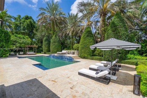 House in Miami, Florida 8 bedrooms, 693.42 sq.m. № 1839562 - photo 5