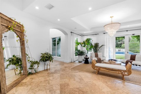House in Miami, Florida 8 bedrooms, 693.42 sq.m. № 1839562 - photo 29