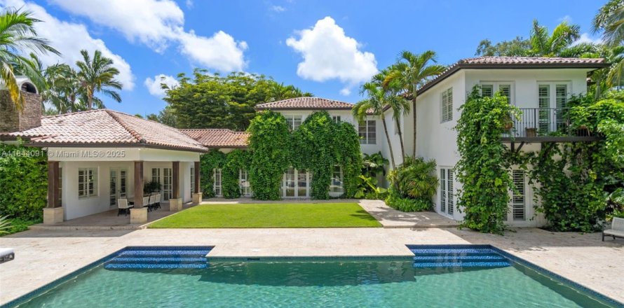House in Miami, Florida 8 bedrooms, 693.42 sq.m. № 1839562