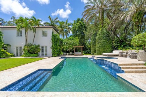 House in Miami, Florida 8 bedrooms, 693.42 sq.m. № 1839562 - photo 9