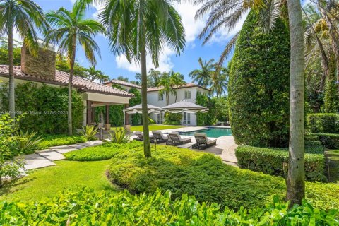 House in Miami, Florida 8 bedrooms, 693.42 sq.m. № 1839562 - photo 6