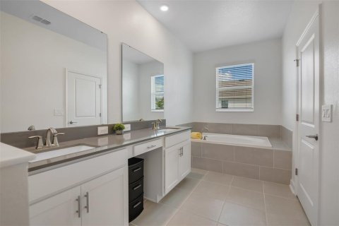 Villa ou maison à vendre à Kissimmee, Floride: 3 chambres, 193.42 m2 № 2324413 - photo 26