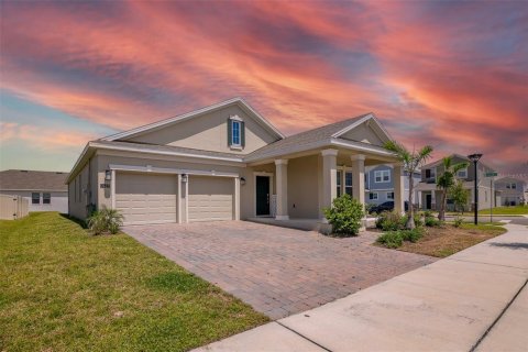 Villa ou maison à vendre à Kissimmee, Floride: 3 chambres, 193.42 m2 № 2324413 - photo 2