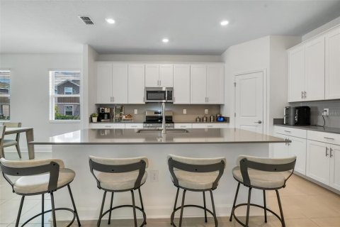 Villa ou maison à vendre à Kissimmee, Floride: 3 chambres, 193.42 m2 № 2324413 - photo 13