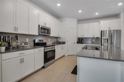 Villa ou maison à vendre à Kissimmee, Floride: 3 chambres, 193.42 m2 № 2324413 - photo 15