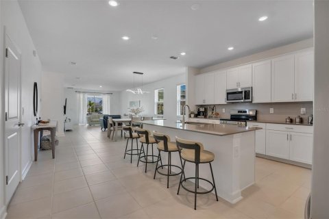 Villa ou maison à vendre à Kissimmee, Floride: 3 chambres, 193.42 m2 № 2324413 - photo 12