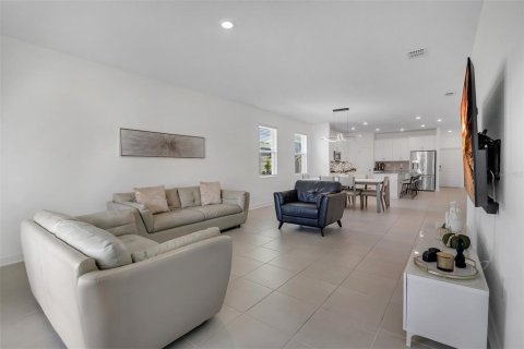 Villa ou maison à vendre à Kissimmee, Floride: 3 chambres, 193.42 m2 № 2324413 - photo 19