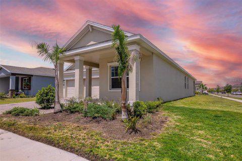 Villa ou maison à vendre à Kissimmee, Floride: 3 chambres, 193.42 m2 № 2324413 - photo 3